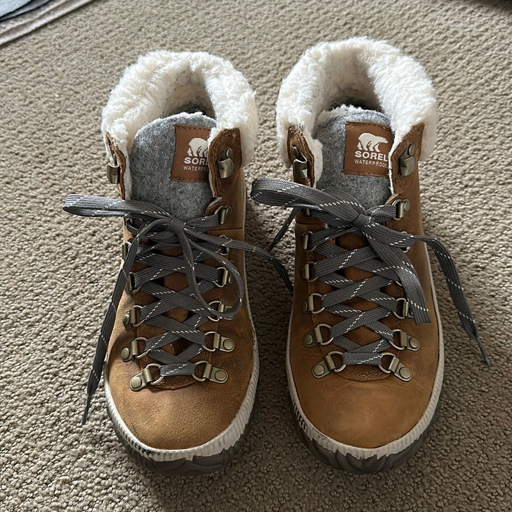 Sorel, size 7 1/2 M, Out N About Plus Conquest shoe